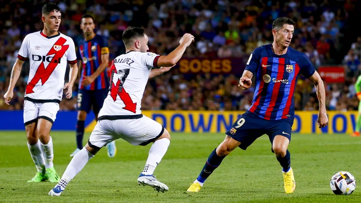 اتفرج ببلاش .. القنوات المفتوحة الناقلة لمباراة برشلونة ورايو فاليكانو اليوم في الدوري الاسباني
